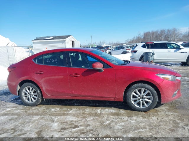 3MZBN1T78HM145043 Mazda Mazda3 Se