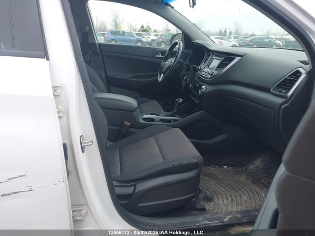 KM8J3CA48HU300819 Hyundai Tucson