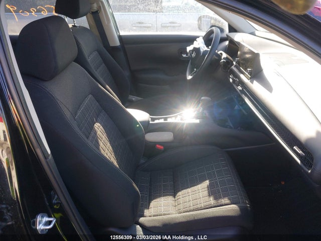 3CZRZ2H38RM106241 Honda HR-V LX