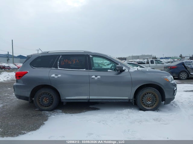 12556313 :رقم المزاد ، 5N1DR2MM2JC633918 vin ، 2018 Nissan Pathfinder S/sv/sl/platinum مزاد بيع
