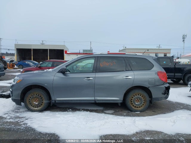 12556313 :رقم المزاد ، 5N1DR2MM2JC633918 vin ، 2018 Nissan Pathfinder S/sv/sl/platinum مزاد بيع