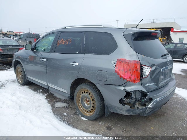 12556313 :رقم المزاد ، 5N1DR2MM2JC633918 vin ، 2018 Nissan Pathfinder S/sv/sl/platinum مزاد بيع