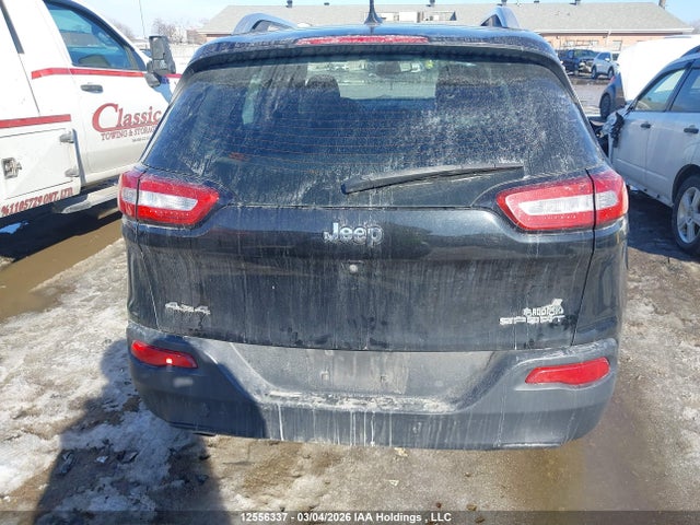 1C4PJMAB8FW599058 Jeep Cherokee Sport