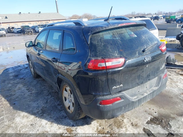 1C4PJMAB8FW599058 Jeep Cherokee Sport