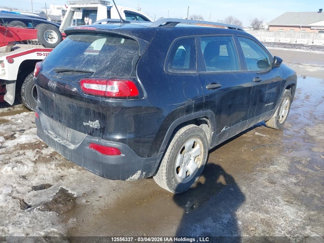 1C4PJMAB8FW599058 Jeep Cherokee Sport