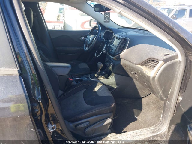 1C4PJMAB8FW599058 Jeep Cherokee Sport