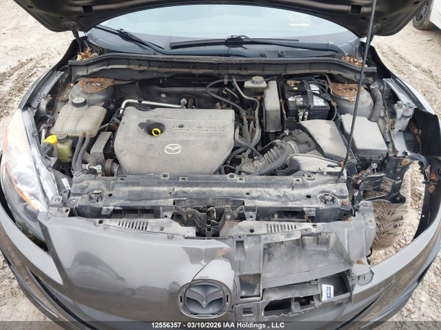 12556357 :رقم المزاد ، JM1BL1UF8B1435804 vin ، 2011 Mazda 3 I مزاد بيع