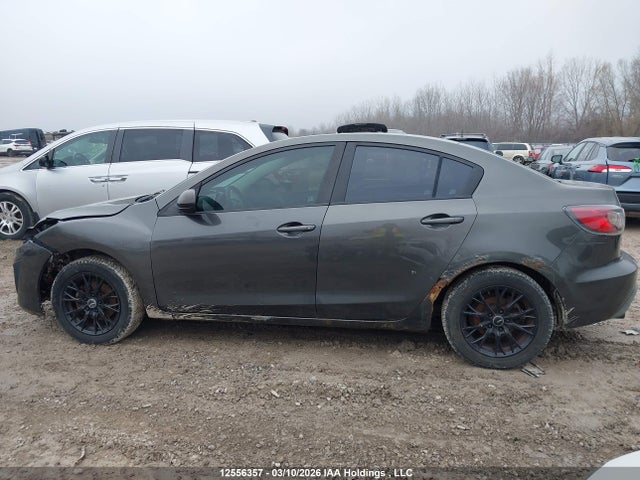 12556357 :رقم المزاد ، JM1BL1UF8B1435804 vin ، 2011 Mazda 3 I مزاد بيع