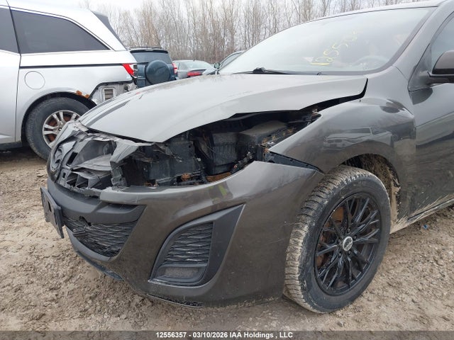 12556357 :رقم المزاد ، JM1BL1UF8B1435804 vin ، 2011 Mazda 3 I مزاد بيع