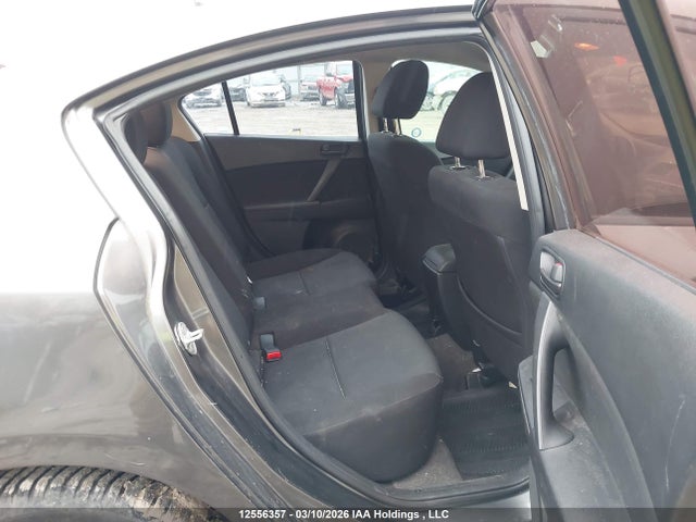 12556357 :رقم المزاد ، JM1BL1UF8B1435804 vin ، 2011 Mazda 3 I مزاد بيع