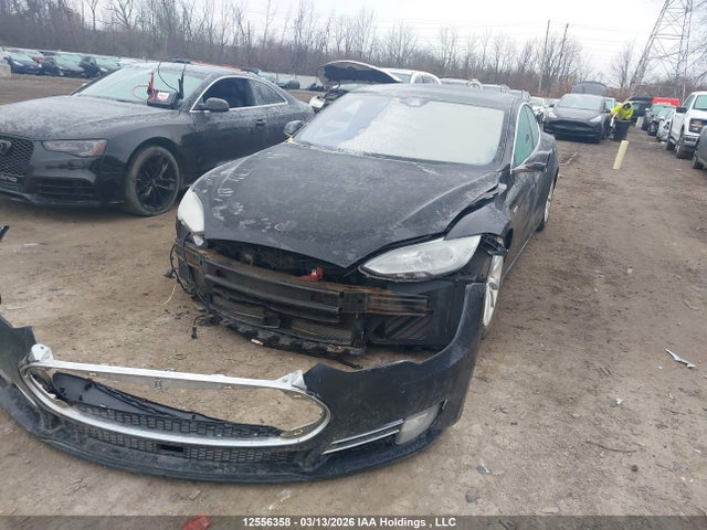 12556358 :رقم المزاد ، 5YJSA1E23FF106216 vin ، 2015 Tesla Model S مزاد بيع