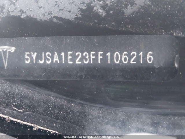 12556358 :رقم المزاد ، 5YJSA1E23FF106216 vin ، 2015 Tesla Model S مزاد بيع