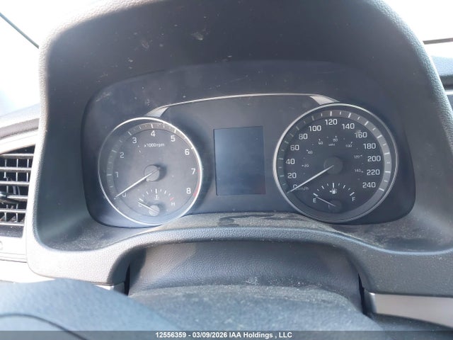 KMHD84LF1HU308330 Hyundai ELANTRA GL
