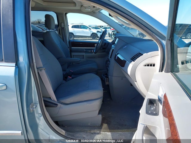 2010 Chrysler Town & Country მანქანა იყიდება აუქციონზე, vin: 2A4RR5DX6AR259286, აუქციონის ნომერი: 12556438