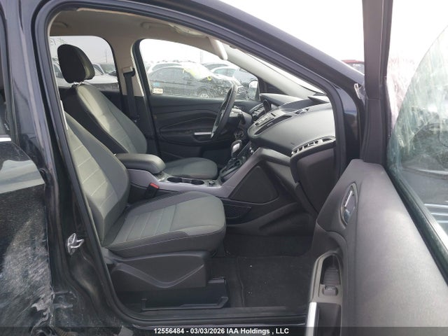1FMCU9GX6GUC30844 Ford ESCAPE SE