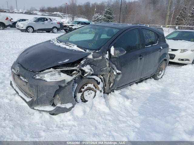 JTDKDTB32F1586127 Toyota Prius C Technology