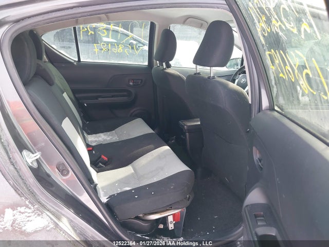 JTDKDTB32F1586127 Toyota Prius C Technology