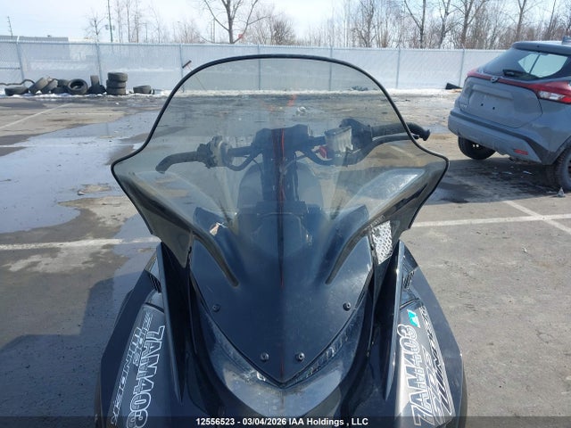 12556523 :رقم المزاد ، 4UF8MB203JT000132 vin ، 2018 Yamaha Sw1nsrlppl مزاد بيع