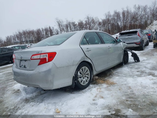 12556553 :رقم المزاد ، 4T1BF1FK6CU106466 vin ، 2012 Toyota Camry Le مزاد بيع