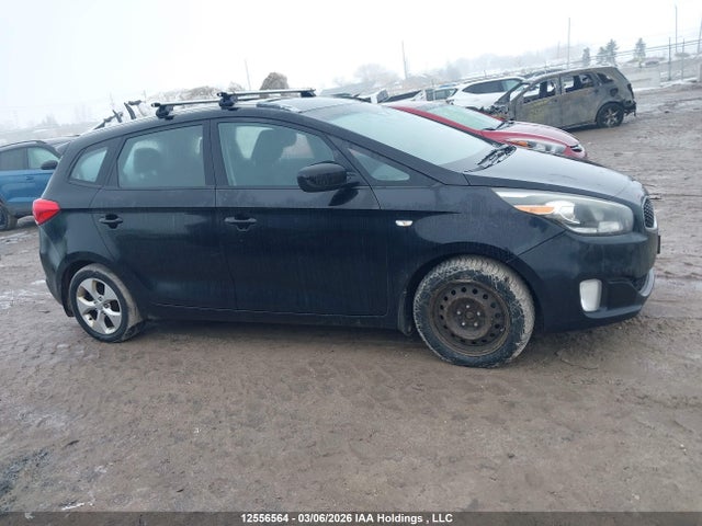12556564 :رقم المزاد ، KNAHT8A34F7083771 vin ، 2015 Kia Rondo Lx/lx Value/lx Winter Edition مزاد بيع