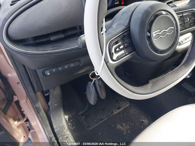 12556607 :رقم المزاد ، ZFAFFAC41RX222362 vin ، 2024 Fiat 500e La Prima مزاد بيع