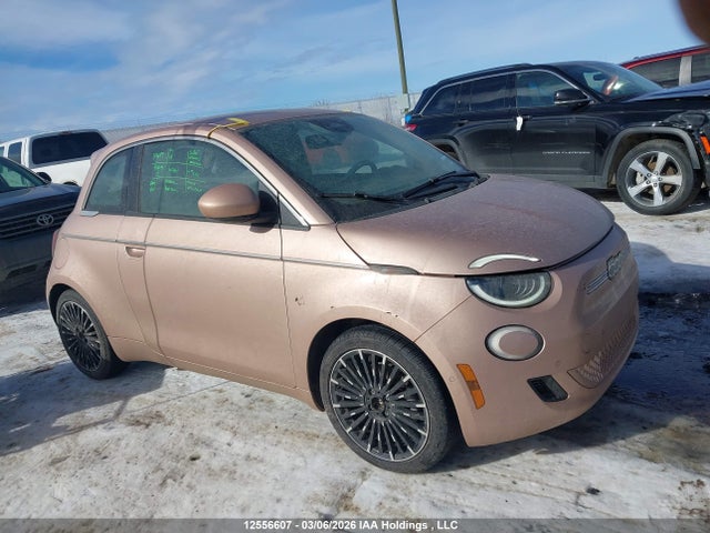 12556607 :رقم المزاد ، ZFAFFAC41RX222362 vin ، 2024 Fiat 500e La Prima مزاد بيع