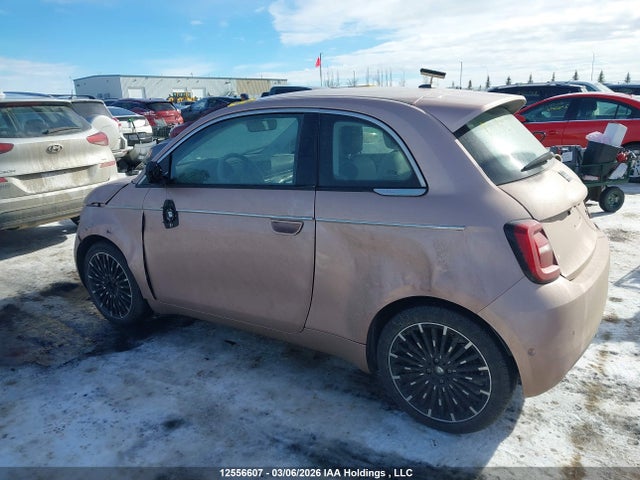 12556607 :رقم المزاد ، ZFAFFAC41RX222362 vin ، 2024 Fiat 500e La Prima مزاد بيع