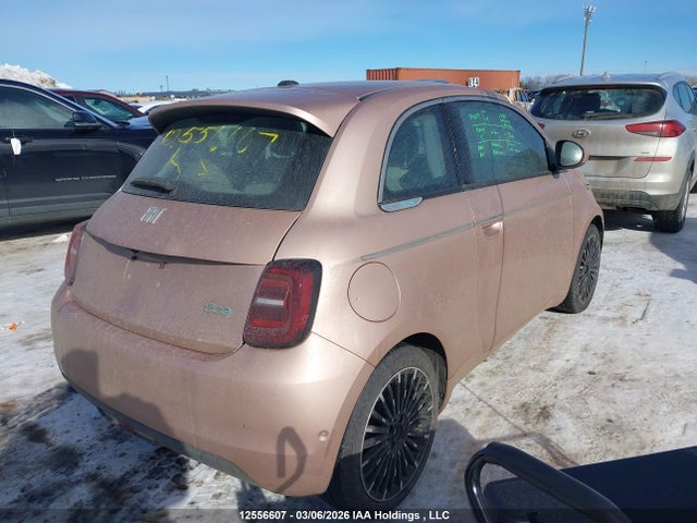 12556607 :رقم المزاد ، ZFAFFAC41RX222362 vin ، 2024 Fiat 500e La Prima مزاد بيع
