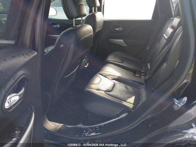 1C4PJMJS6HW585078 Jeep Cherokee Overland
