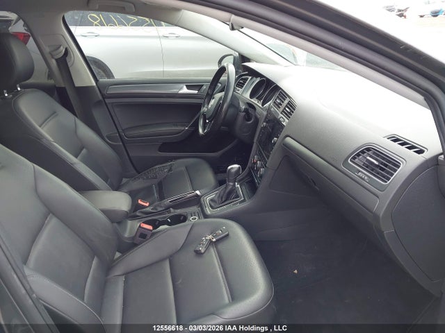 3VWG17AU7JM257772 Volkswagen Golf 1.8 Tsi Comfortline/1.8 Tsi Highline/1.8 Tsi Trendline
