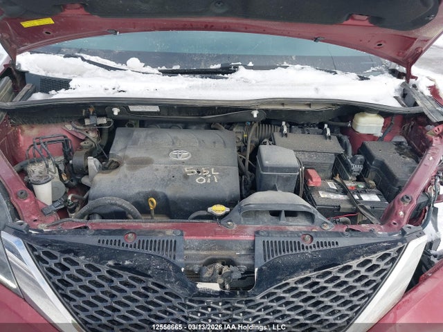 12556665 :رقم المزاد ، 5TDXK3DC5FS547351 vin ، 2015 Toyota Sienna Se 8 Passenger مزاد بيع