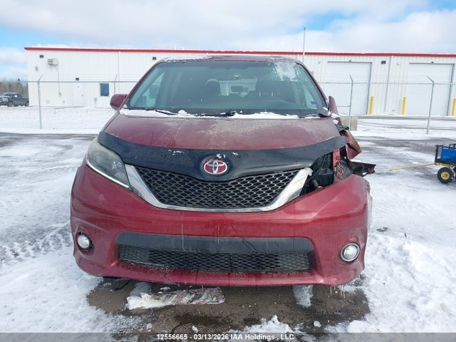 12556665 :رقم المزاد ، 5TDXK3DC5FS547351 vin ، 2015 Toyota Sienna Se 8 Passenger مزاد بيع