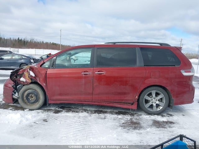 12556665 :رقم المزاد ، 5TDXK3DC5FS547351 vin ، 2015 Toyota Sienna Se 8 Passenger مزاد بيع