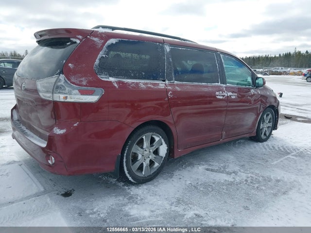 12556665 :رقم المزاد ، 5TDXK3DC5FS547351 vin ، 2015 Toyota Sienna Se 8 Passenger مزاد بيع