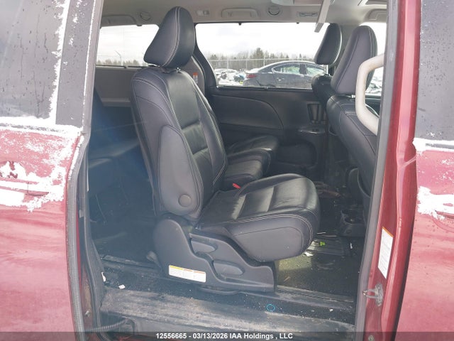 12556665 :رقم المزاد ، 5TDXK3DC5FS547351 vin ، 2015 Toyota Sienna Se 8 Passenger مزاد بيع