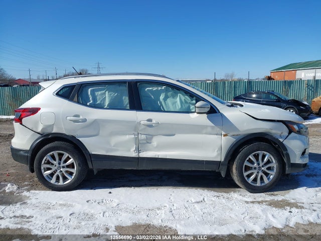 JN1BJ1BW6MW435625 Nissan Qashqai Sv
