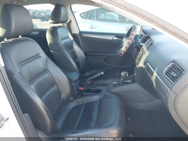 3VWL17AJ8HM276913 Volkswagen Jetta Sel/sel Premium