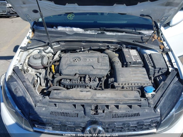 3VWH17AU0JM754067 Volkswagen Golf