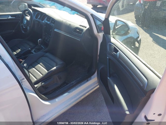 3VWH17AU0JM754067 Volkswagen Golf