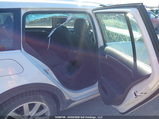 3VWH17AU0JM754067 Volkswagen Golf