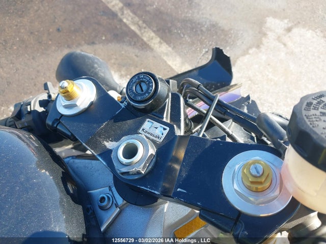 12556729 :رقم المزاد ، JKBZXJB153A013149 vin ، 2003 Kawasaki Zx636 B1 مزاد بيع