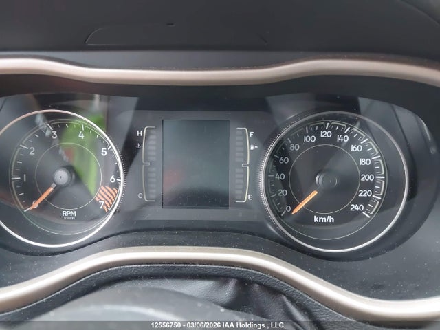 12556750 :رقم المزاد ، 1C4PJLCB8FW553754 vin ، 2015 Jeep Cherokee Latitude مزاد بيع