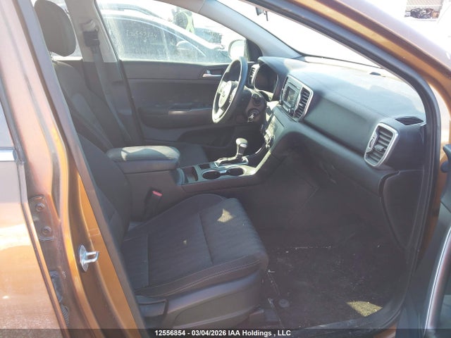 12556854 :رقم المزاد ، KNDPMCAC3H7243639 vin ، 2017 Kia Sportage مزاد بيع