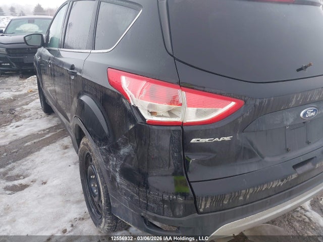 1FMCU0GX0GUA86543 Ford ESCAPE SE