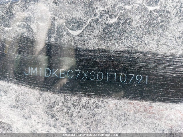 JM1DKBC7XG0110791 Mazda CX-3