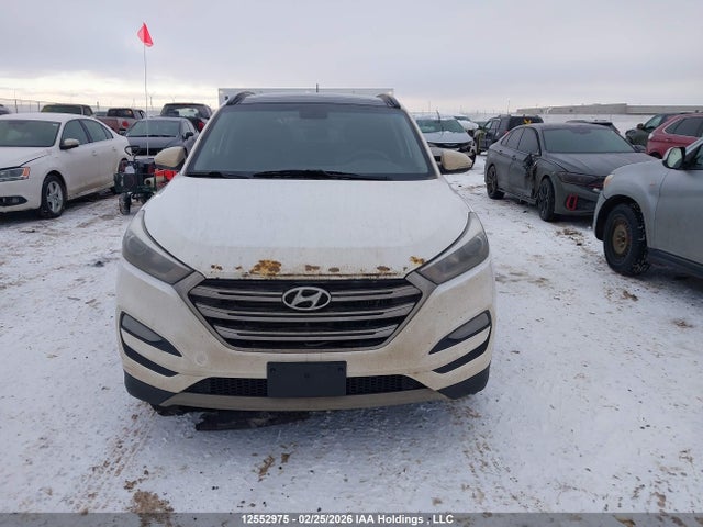KM8J3CA22HU342062 Hyundai TUCSON SE