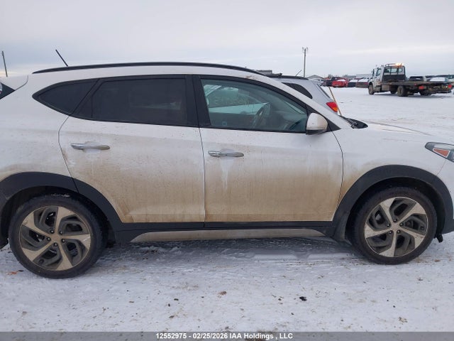 KM8J3CA22HU342062 Hyundai TUCSON SE
