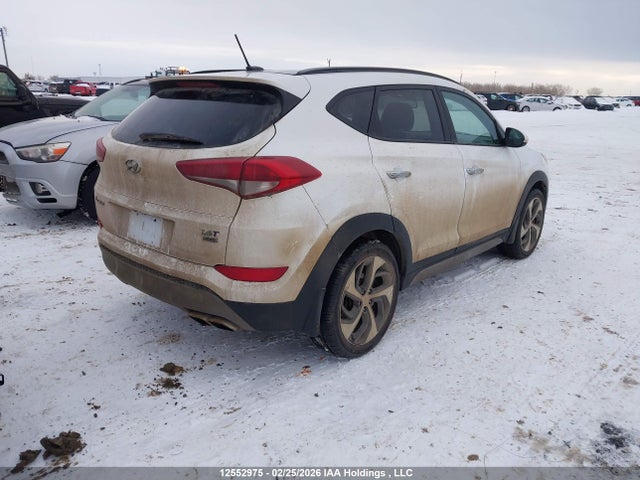 KM8J3CA22HU342062 Hyundai TUCSON SE