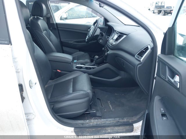 KM8J3CA22HU342062 Hyundai TUCSON SE