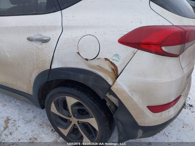 KM8J3CA22HU342062 Hyundai TUCSON SE